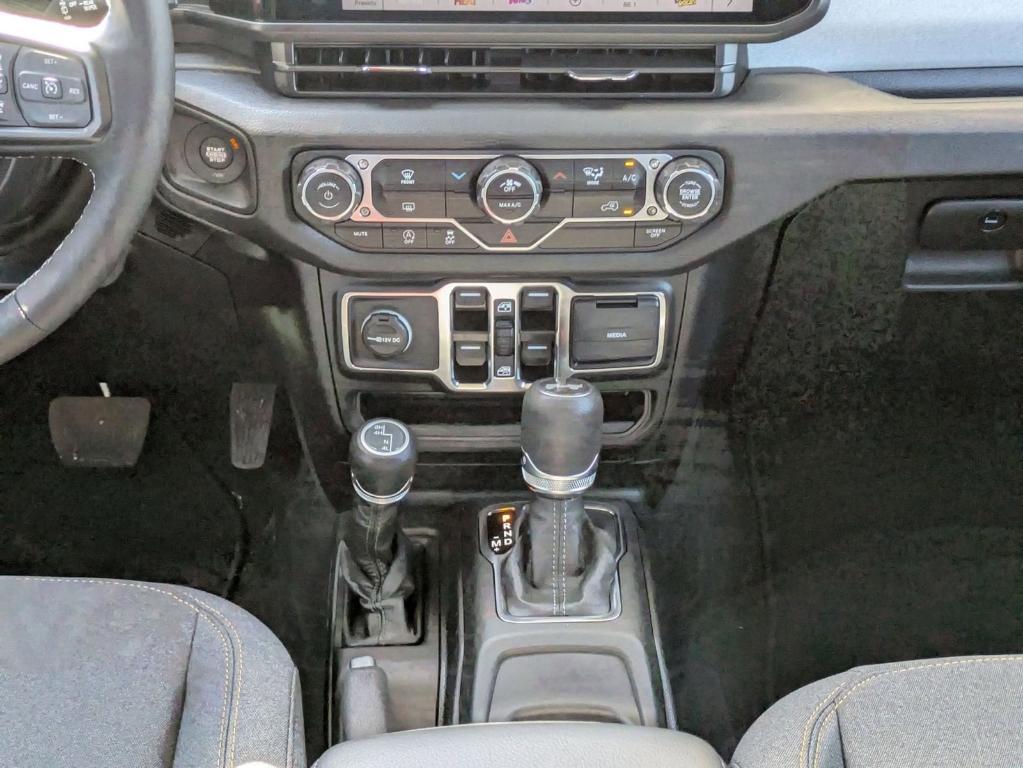 new 2025 Jeep Wrangler car, priced at $42,376