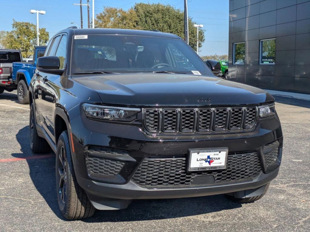 new 2025 Jeep Grand Cherokee car, priced at $38,730