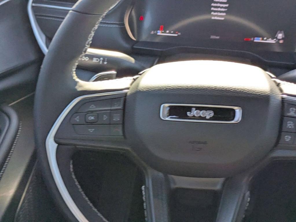 new 2025 Jeep Grand Cherokee car, priced at $38,730