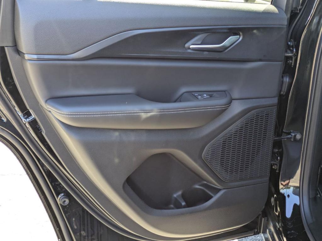 new 2025 Jeep Grand Cherokee car, priced at $38,730