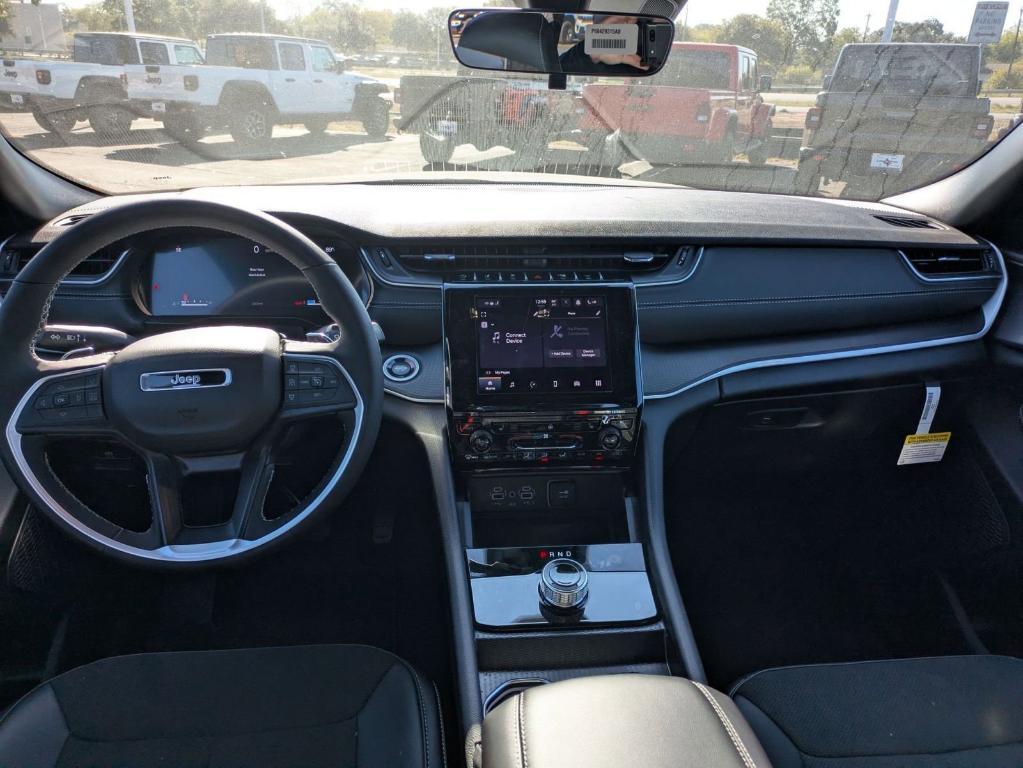 new 2025 Jeep Grand Cherokee car, priced at $38,730