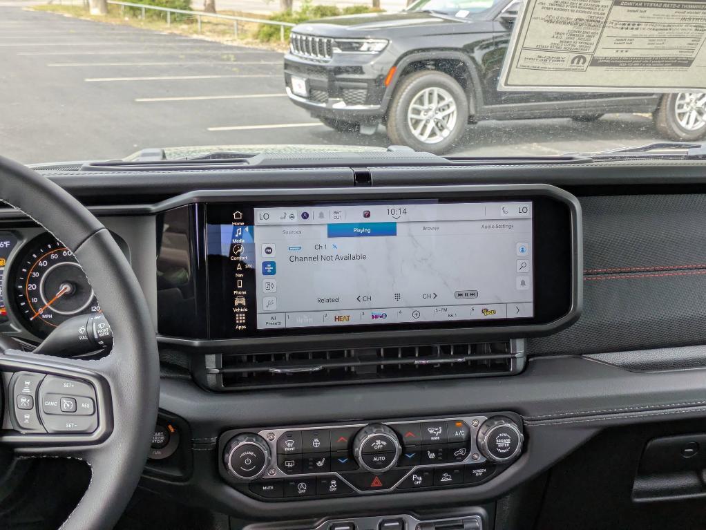 new 2025 Jeep Gladiator car, priced at $56,100