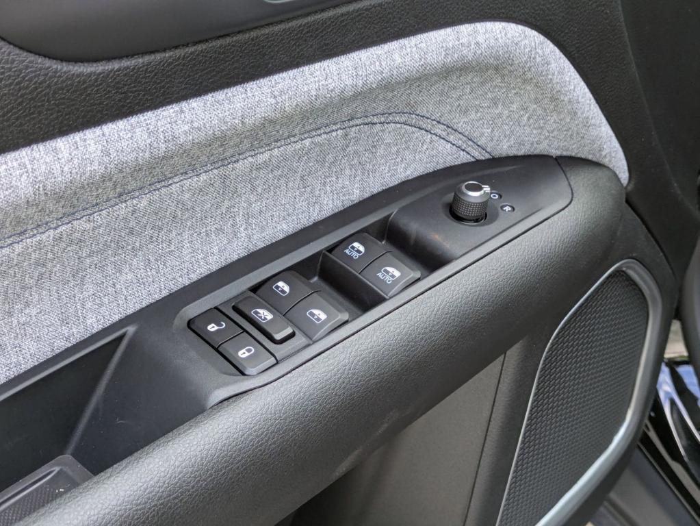 new 2025 Jeep Compass car, priced at $25,413
