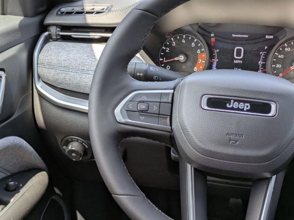 new 2025 Jeep Compass car, priced at $25,013