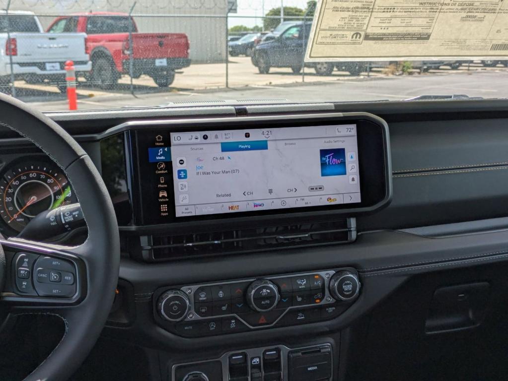 new 2025 Jeep Gladiator car, priced at $40,024