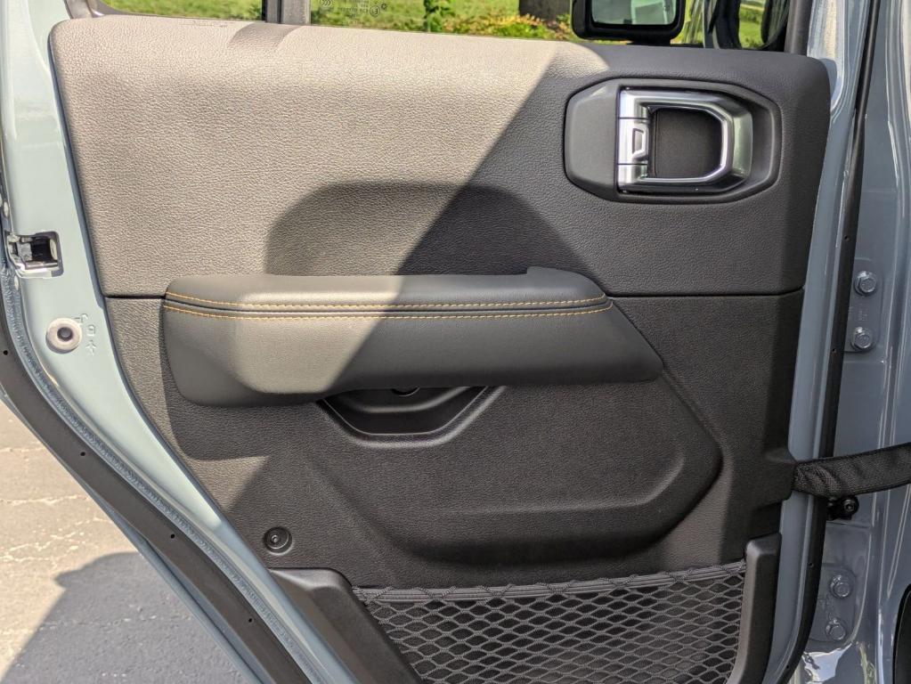 new 2025 Jeep Gladiator car, priced at $39,854