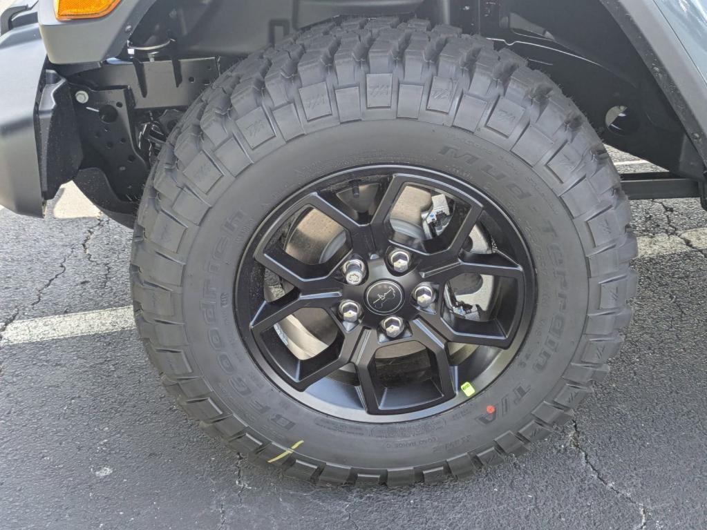 new 2025 Jeep Gladiator car, priced at $39,854