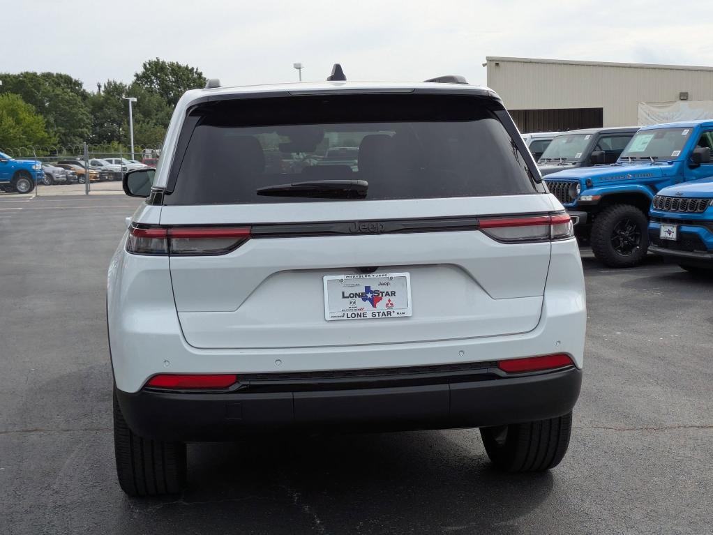 new 2025 Jeep Grand Cherokee car, priced at $38,030
