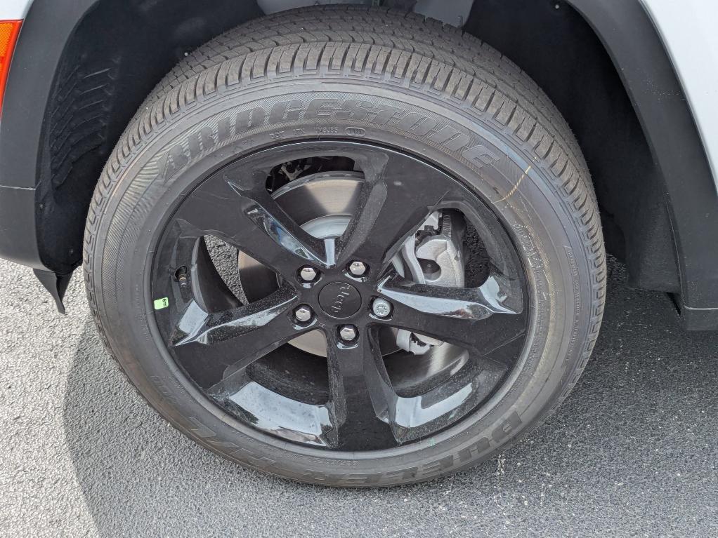 new 2025 Jeep Grand Cherokee car, priced at $38,030