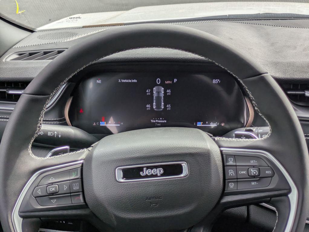 new 2025 Jeep Grand Cherokee car, priced at $37,384