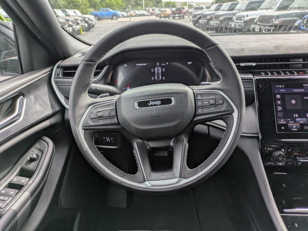 new 2025 Jeep Grand Cherokee car, priced at $37,384