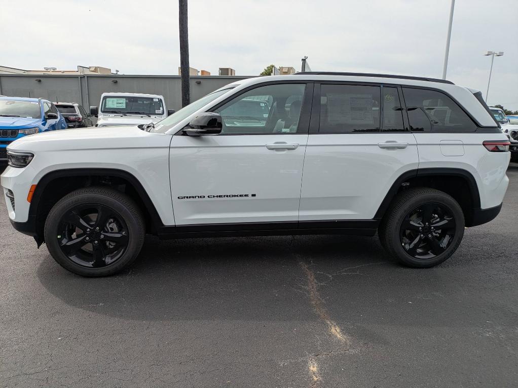 new 2025 Jeep Grand Cherokee car, priced at $37,384