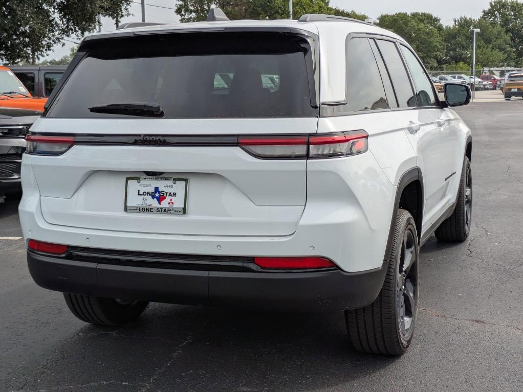 new 2025 Jeep Grand Cherokee car, priced at $37,384
