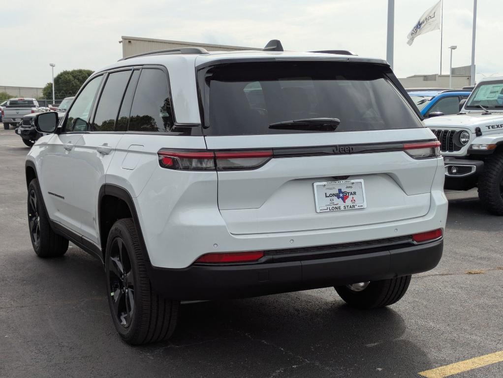 new 2025 Jeep Grand Cherokee car, priced at $38,030