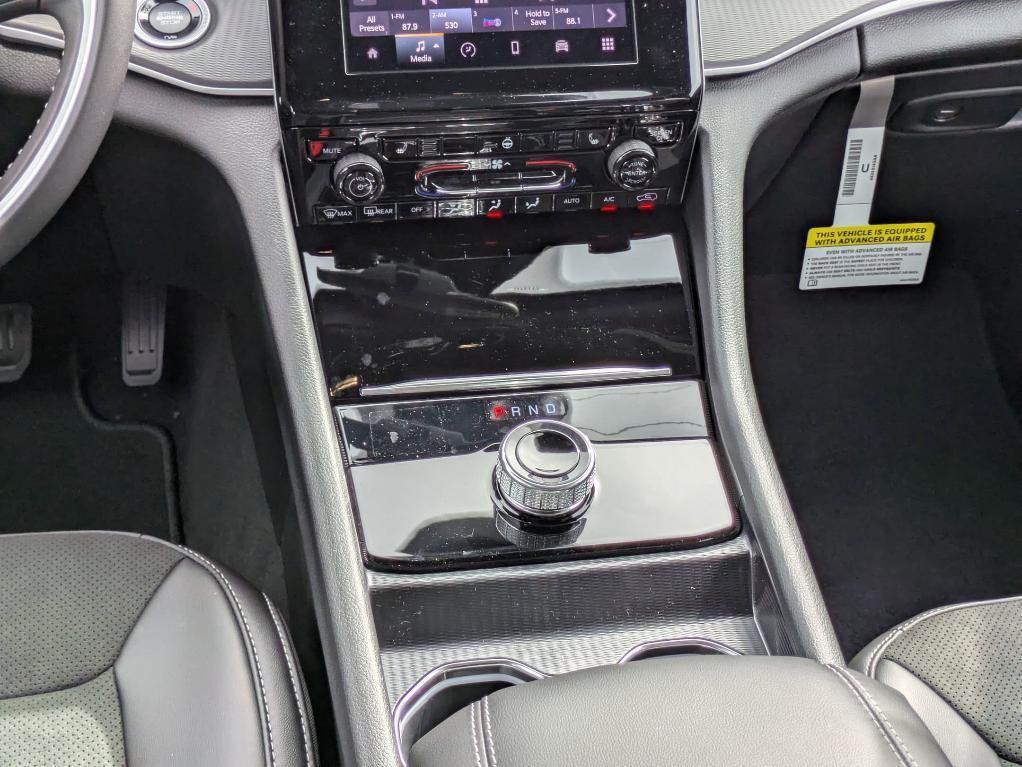 new 2025 Jeep Grand Cherokee car, priced at $38,030