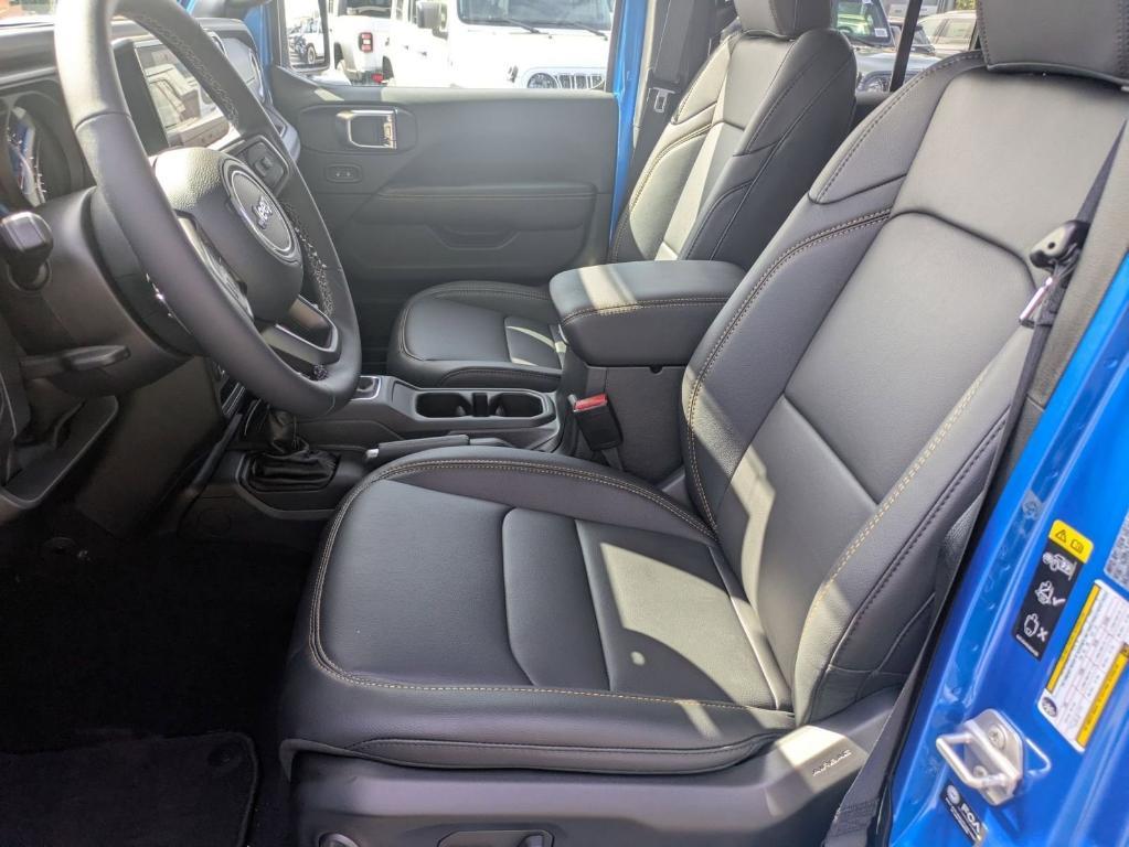 new 2025 Jeep Gladiator car, priced at $39,854