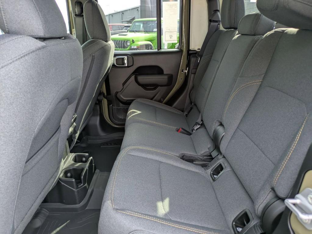 new 2025 Jeep Gladiator car, priced at $40,350