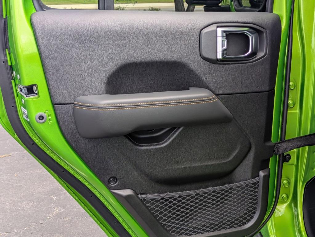 new 2025 Jeep Gladiator car, priced at $40,679
