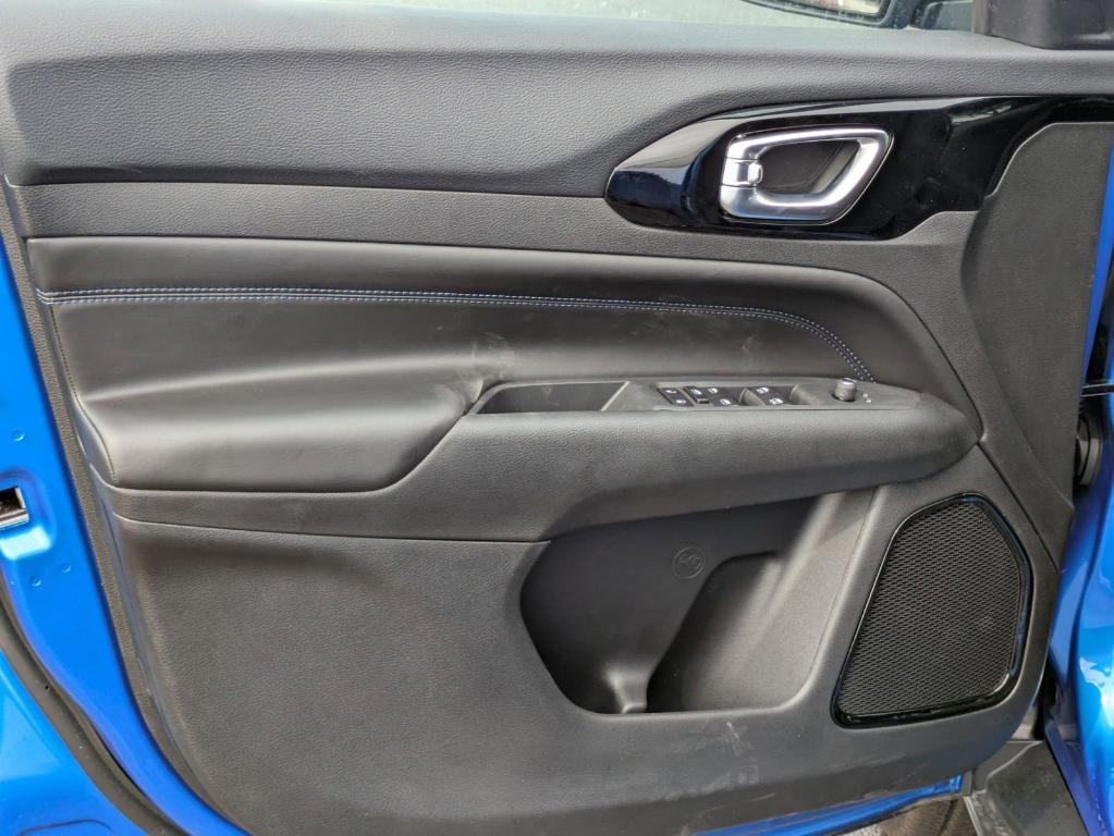 new 2025 Jeep Compass car, priced at $27,408
