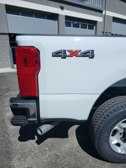 new 2025 Ford F-350 car, priced at $53,650