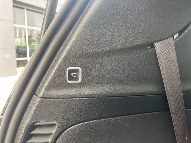used 2020 Chrysler Pacifica car, priced at $16,800