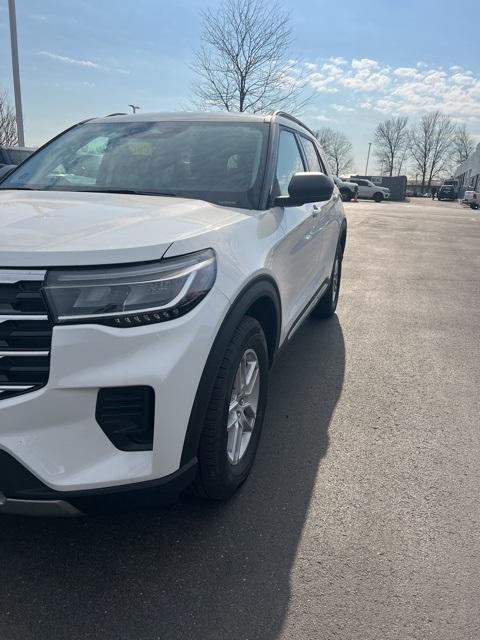 new 2025 Ford Explorer car, priced at $37,445