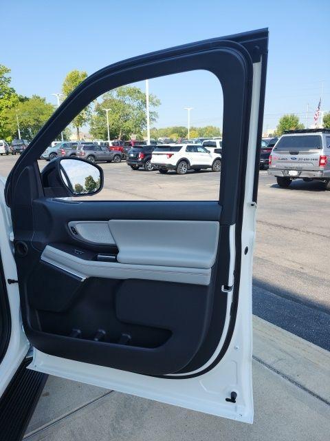 new 2025 Ford Expedition Max car, priced at $70,346