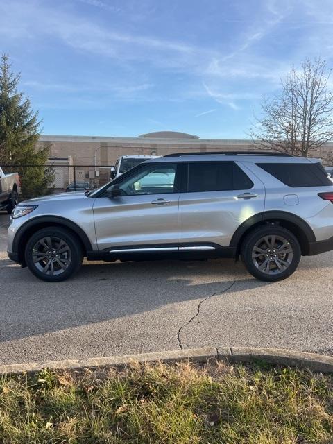 new 2025 Ford Explorer car, priced at $45,900