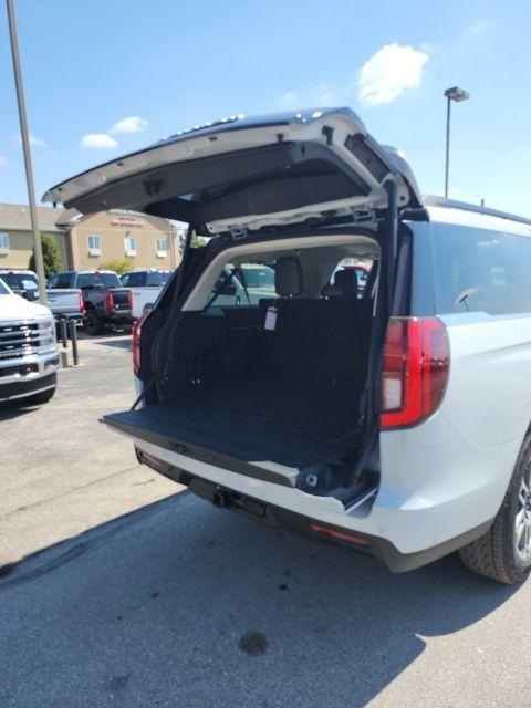 new 2025 Ford Expedition Max car, priced at $68,352