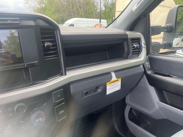 new 2024 Ford F-250 car, priced at $43,574