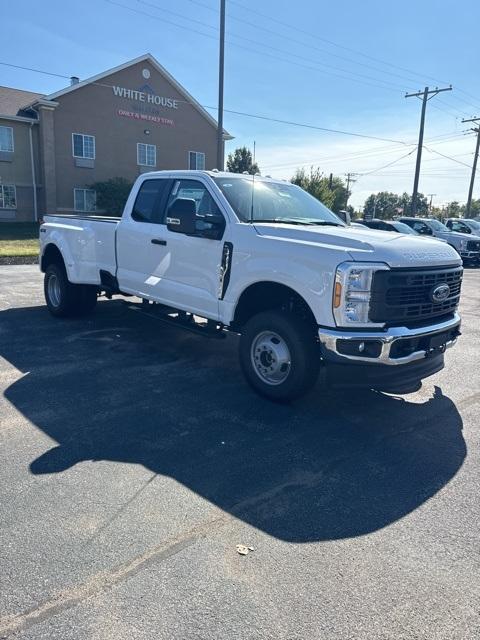 new 2024 Ford F-350 car, priced at $51,795