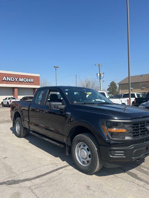 new 2025 Ford F-150 car, priced at $40,424