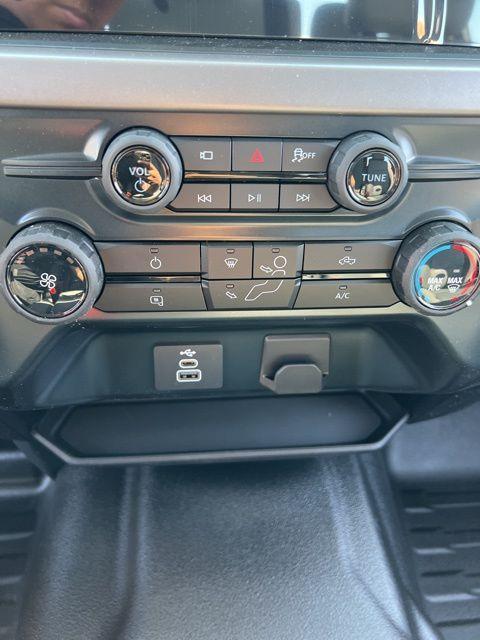 new 2025 Ford F-150 car, priced at $40,424