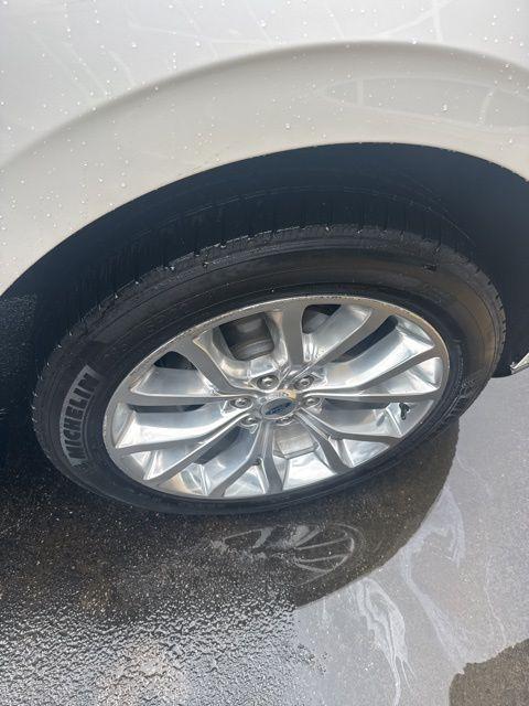 used 2019 Ford Expedition car, priced at $31,900