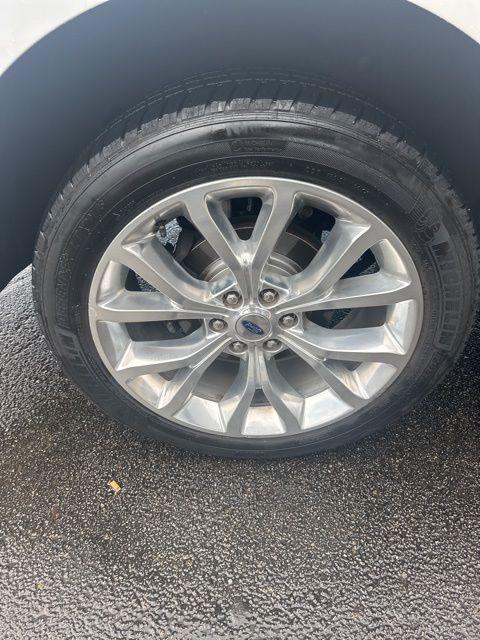 used 2019 Ford Expedition car, priced at $31,900
