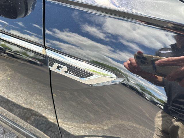 used 2021 Volkswagen Tiguan car, priced at $21,918
