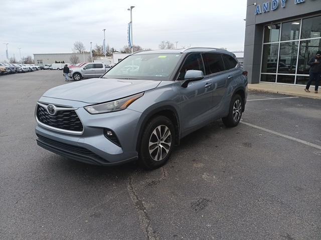 used 2022 Toyota Highlander car, priced at $34,890