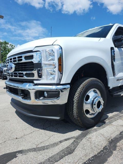 new 2025 Ford F-350 car, priced at $68,118