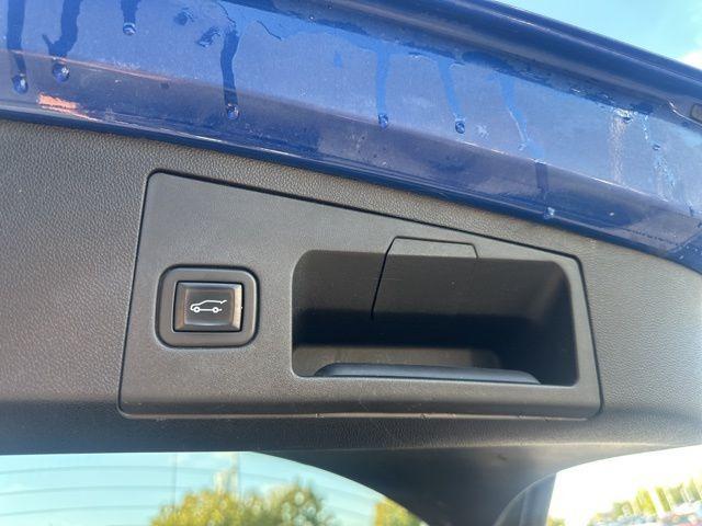 used 2021 Cadillac XT4 car, priced at $13,977