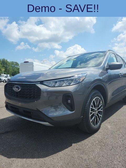 new 2025 Ford Escape car, priced at $31,250