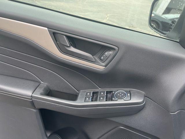 used 2022 Ford Escape car, priced at $24,456