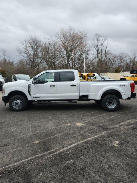 new 2025 Ford F-350 car, priced at $65,415
