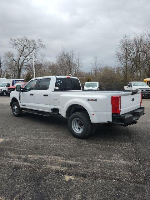 new 2025 Ford F-350 car, priced at $65,415