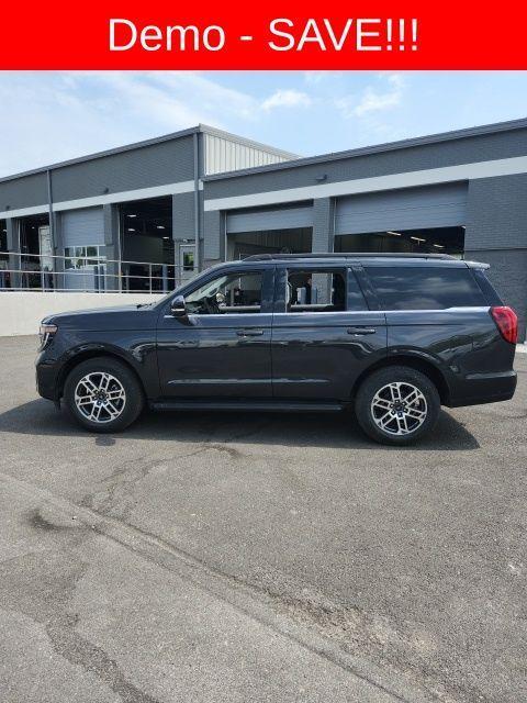 new 2025 Ford Expedition car, priced at $65,525