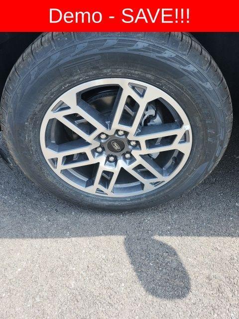 new 2025 Ford Expedition car, priced at $65,525