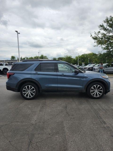 new 2025 Ford Explorer car, priced at $46,705