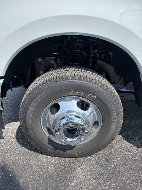 new 2025 Ford F-350 car, priced at $82,360