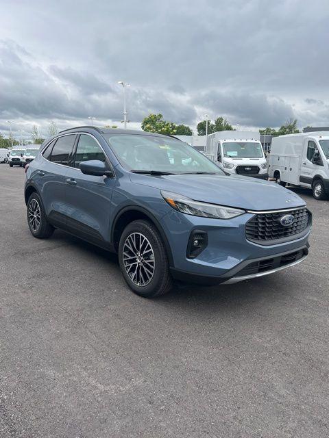 new 2025 Ford Escape car, priced at $31,118