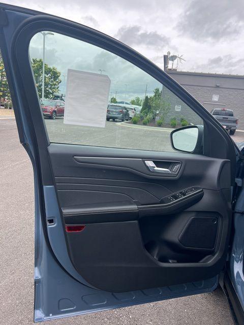 new 2025 Ford Escape car, priced at $31,118