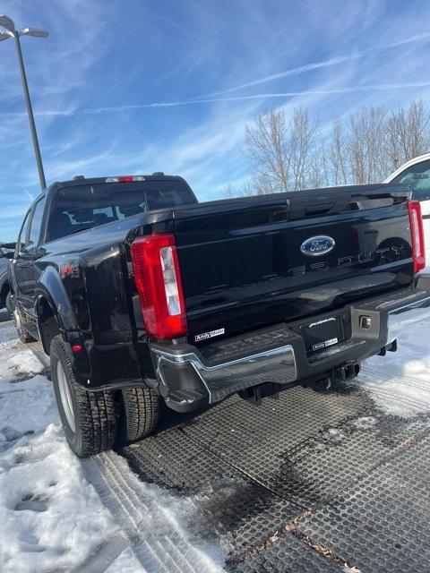 new 2024 Ford F-350 car, priced at $65,420